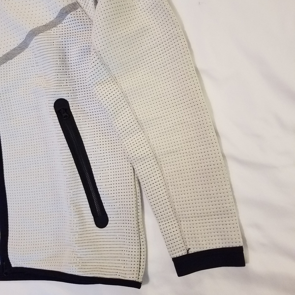 Nike tech sweatshirt - Picture 2 of 6